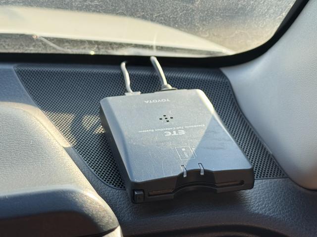 サクシード ＵＬ－Ｘ　４ＷＤ　社外メモリーナビ　トヨタセーフティセンス　オートライト　バックカメラ　ＡＣコンセント　ＥＴＣ（16枚目）