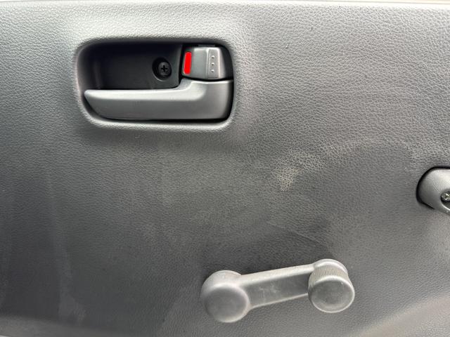 キャリイトラック ＫＣエアコン・パワステ　４ＷＤ　エアコン　パワステ　夏・冬タイヤ付き（9枚目）