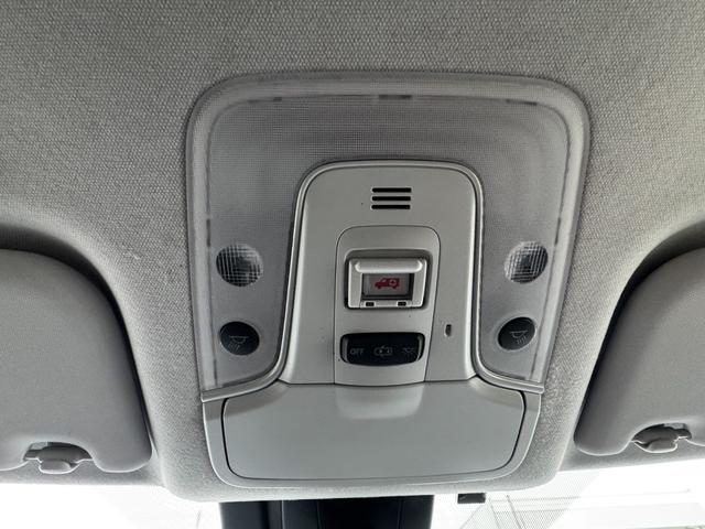 プリウス S 4WD レーンキーピング EVモード コーナーセンサー ワイパーデアイサー オートライト 寒冷地仕様 社外ナビ バックカメラ(11枚目)