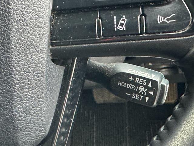 プリウス S 4WD レーンキーピング EVモード コーナーセンサー ワイパーデアイサー オートライト 寒冷地仕様 社外ナビ バックカメラ(14枚目)