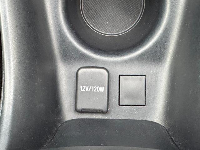 プリウス S 4WD レーンキーピング EVモード コーナーセンサー ワイパーデアイサー オートライト 寒冷地仕様 社外ナビ バックカメラ(18枚目)