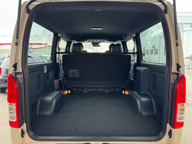 ハイエースバン ロングスーパーGL ダークプライムS 4WD 純正マット・バイザー付き 両側パワスラ 寒冷地仕様 リアヒータークーラー プリクラッシュセーフティ フロント・サイド・リアカメラ付き オートライト オートハイビーム ハーフレザーシート(7枚目)