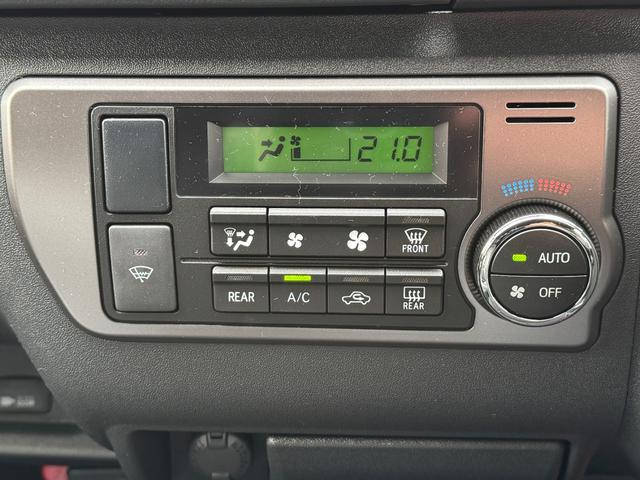 ハイエースバン ロングスーパーGL ダークプライムS 4WD 純正マット・バイザー付き 両側パワスラ 寒冷地仕様 リアヒータークーラー プリクラッシュセーフティ フロント・サイド・リアカメラ付き オートライト オートハイビーム ハーフレザーシート(9枚目)