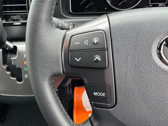 ハイエースバン ロングスーパーGL ダークプライムS 4WD 純正マット・バイザー付き 両側パワスラ 寒冷地仕様 リアヒータークーラー プリクラッシュセーフティ フロント・サイド・リアカメラ付き オートライト オートハイビーム ハーフレザーシート(10枚目)