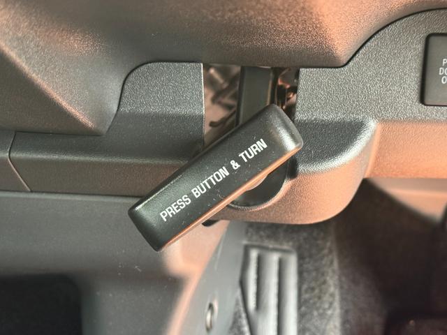 ハイエースバン ロングスーパーGL ダークプライムS 4WD 純正マット・バイザー付き 両側パワスラ 寒冷地仕様 リアヒータークーラー プリクラッシュセーフティ フロント・サイド・リアカメラ付き オートライト オートハイビーム ハーフレザーシート(14枚目)