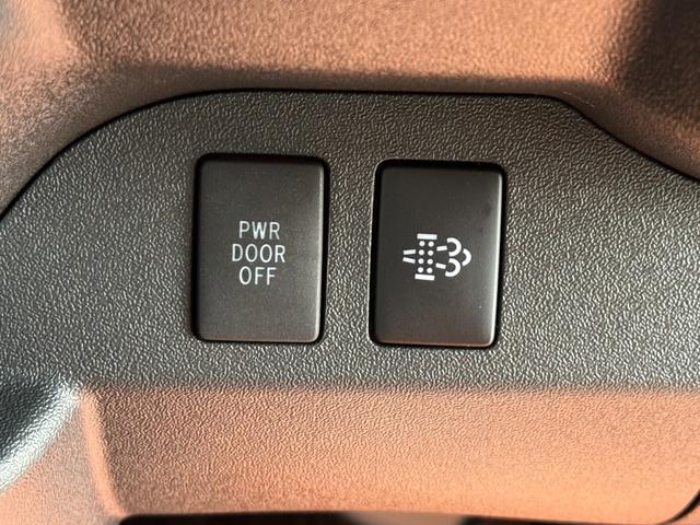 ハイエースバン ロングスーパーGL ダークプライムS 4WD 純正マット・バイザー付き 両側パワスラ 寒冷地仕様 リアヒータークーラー プリクラッシュセーフティ フロント・サイド・リアカメラ付き オートライト オートハイビーム ハーフレザーシート(15枚目)