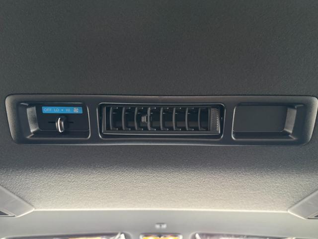 ハイエースバン ロングスーパーGL ダークプライムS 4WD 純正マット・バイザー付き 両側パワスラ 寒冷地仕様 リアヒータークーラー プリクラッシュセーフティ フロント・サイド・リアカメラ付き オートライト オートハイビーム ハーフレザーシート(20枚目)