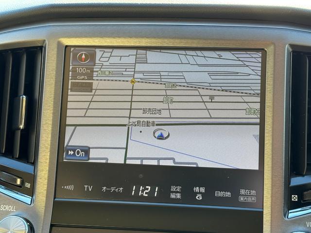 クラウンハイブリッド ロイヤルサルーン　Ｆｏｕｒ　４ＷＤ　純正ナビ　バックカメラ　エンジンスターター　シートヒーター　ステアリングヒーター　クルーズコントロール（5枚目）