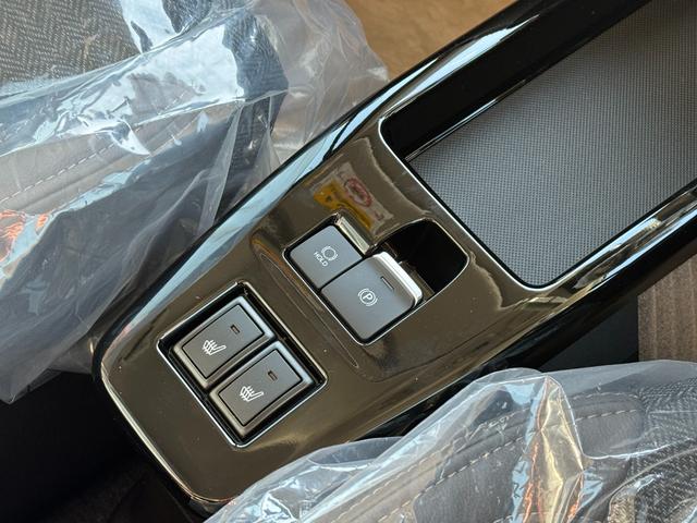 クロスビー ハイブリッドMZ 4WD 純正9インチスズキコネクトナビ 全方位カメラ アップグレードパッケージ BSM ヘッドアップディスプレイ ハンドルヒーター コーナーセンサー Fシートヒーター パドルシフト(11枚目)