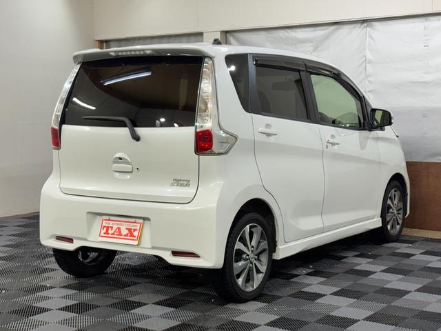 デイズ ハイウェイスター　Ｇターボ　４ＷＤ　純正メモリーナビ　フルセグＴＶ　ＣＤ　ＤＶＤ　アラウンドビューモニター　純正エンジンスターター　全方位カメラ　ターボ　ステアリングスイッチ（2枚目）