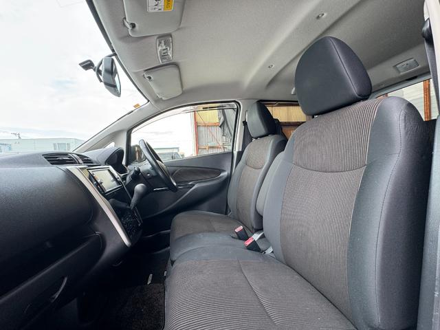 デイズ ハイウェイスター　Ｇターボ　４ＷＤ　純正メモリーナビ　フルセグＴＶ　ＣＤ　ＤＶＤ　アラウンドビューモニター　純正エンジンスターター　全方位カメラ　ターボ　ステアリングスイッチ（6枚目）
