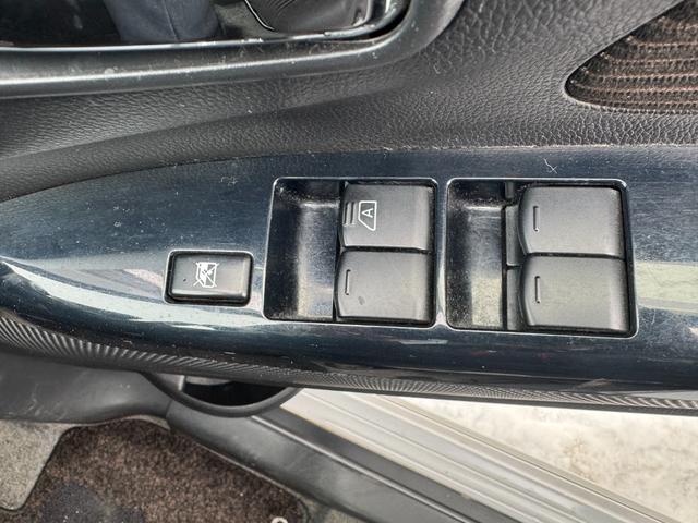 デイズ ハイウェイスター　Ｇターボ　４ＷＤ　純正メモリーナビ　フルセグＴＶ　ＣＤ　ＤＶＤ　アラウンドビューモニター　純正エンジンスターター　全方位カメラ　ターボ　ステアリングスイッチ（13枚目）