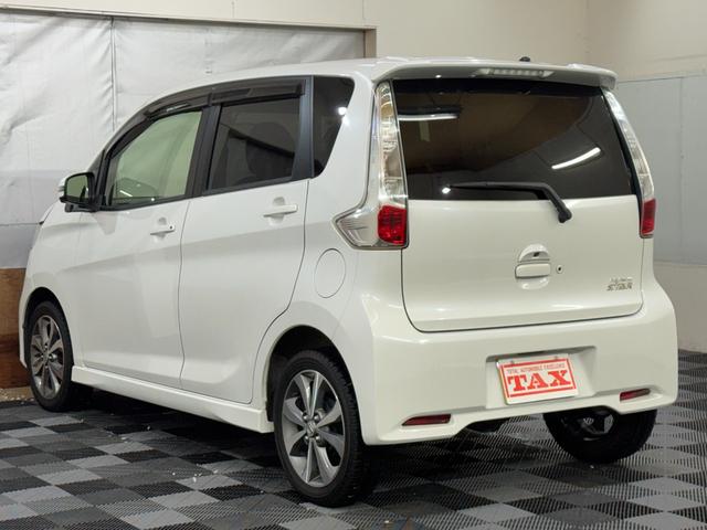 デイズ ハイウェイスター　Ｇターボ　４ＷＤ　純正メモリーナビ　フルセグＴＶ　ＣＤ　ＤＶＤ　アラウンドビューモニター　純正エンジンスターター　全方位カメラ　ターボ　ステアリングスイッチ（17枚目）