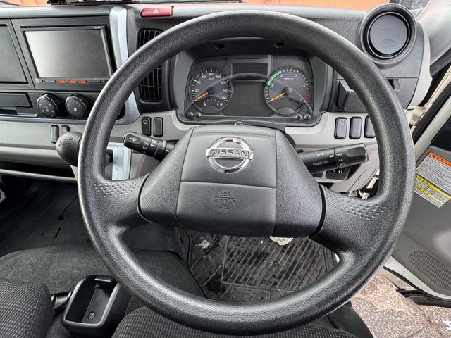 ＮＴ４５０アトラス フルスーパーローＤＸ　４ＷＤ　純正メモリーナビ　フルセグＴＶ　ＣＤ　ディーゼルターボ　インタークーラーターボ　ＢＴ　ＥＴＣ（3枚目）