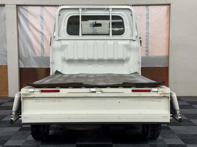 ハイゼットトラック スタンダード　エアコン・パワステレス　４ＷＤ　エアコン　パワステ　４速オートマ　ラジオ　運転席エアバック（12枚目）