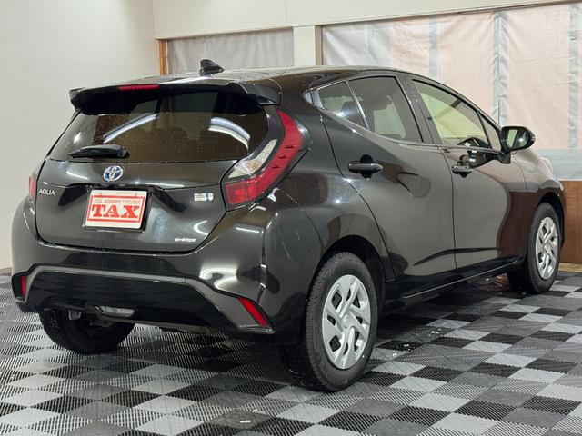 アクア Ｘ　４ＷＤ　トヨタコネクトナビ　バックカメラ　ＢＴ　追従式クルコン　寒冷地仕様　シートヒーター　ＬＥＤライト　オートハイビーム（2枚目）