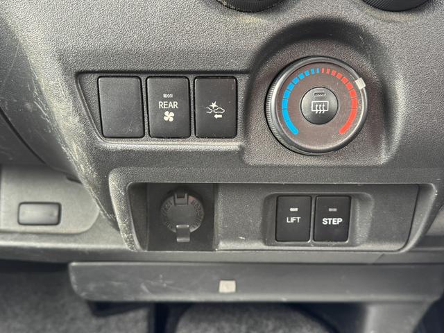 ハイエースバン ウェルキャブ　４ＷＤ　トヨタセーフティセンス　車いすスローパー　リアヒーター　リアクーラー　バックカメラ　社外ナビ　オートハイビーム　寒冷地仕様（9枚目）