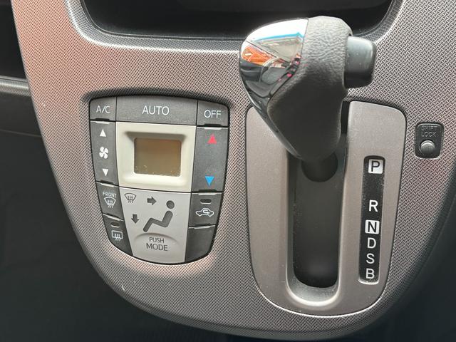 ムーヴ カスタム　Ｘ　ＳＡ　４ＷＤ　社外ナビ　純正エンジンスターター　レーダーブレーキ　ＥＴＣ　プッシュスタート　横滑り防止（9枚目）