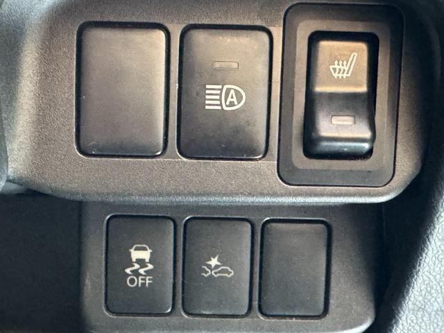 eKカスタム Tセーフティパッケージ 4WD 社外ディスプレイオーディオ アラウンドビューカメラ シートヒーター ステアリングスイッチ オートハイビーム プッシュスタート(11枚目)