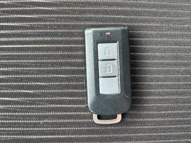 eKカスタム Tセーフティパッケージ 4WD 社外ディスプレイオーディオ アラウンドビューカメラ シートヒーター ステアリングスイッチ オートハイビーム プッシュスタート(18枚目)