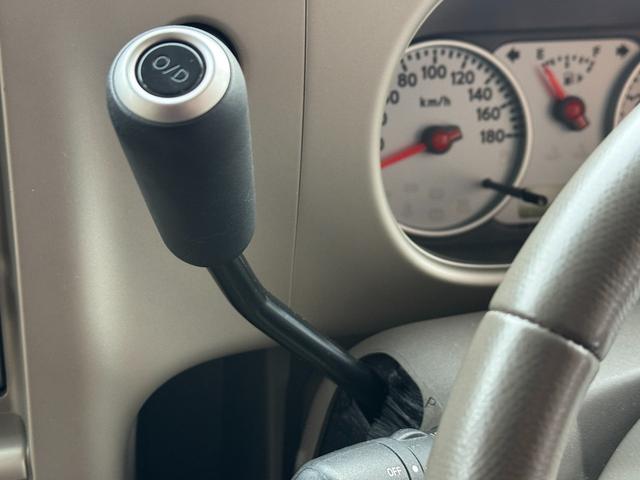 キューブ １４Ｓ　ＦＯＵＲ　４ＷＤ　純正ＨＤＤナビ　ＣＤ　バックカメラ　ＨＩＤライト　キーレス　パートタイム４ＷＤ　寒冷地仕様（9枚目）