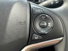 アクセルを踏まなくても設定した速度で走行可能なオートクルーズコントロールを装備しています！ロングドライブでも運転が楽になります。ブレーキやシフト操作でも解除可能です！ 7