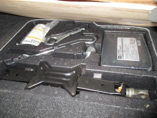 タンク カスタムＧ－Ｔ　ワンセグ　メモリーナビ　バックカメラ　衝突被害軽減システム　ＥＴＣ　両側電動スライド　ＬＥＤヘッドランプ　ウオークスルー　ワンオーナー　アイドリングストップ（11枚目）