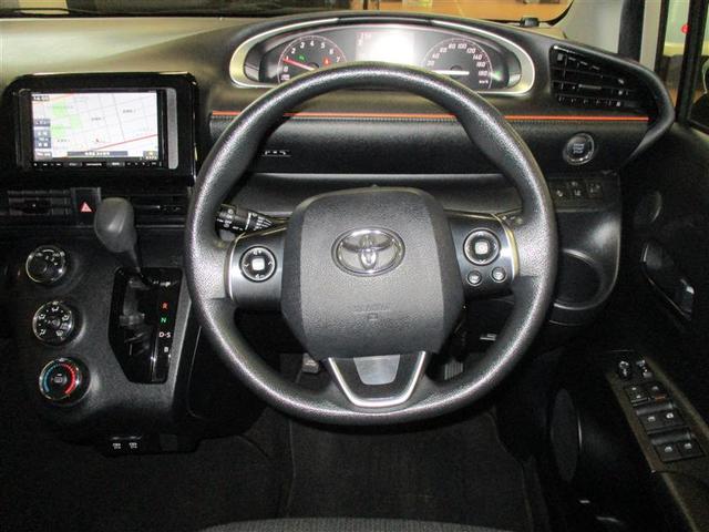 シエンタ Ｘ　４ＷＤ　メモリーナビ　ＤＶＤ再生　ミュージックプレイヤー接続可　バックカメラ　衝突被害軽減システム　ＥＴＣ　電動スライドドア　ウオークスルー　乗車定員６人　３列シート（5枚目）