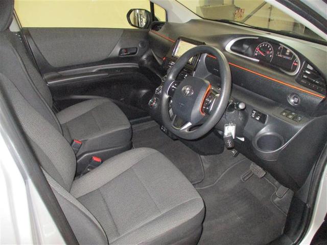 シエンタ Ｘ　４ＷＤ　メモリーナビ　ＤＶＤ再生　ミュージックプレイヤー接続可　バックカメラ　衝突被害軽減システム　ＥＴＣ　電動スライドドア　ウオークスルー　乗車定員６人　３列シート（6枚目）