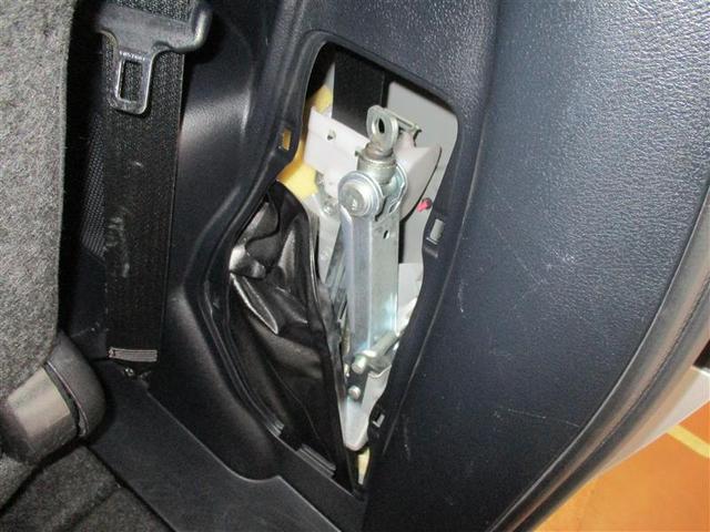 シエンタ Ｘ　４ＷＤ　メモリーナビ　ＤＶＤ再生　ミュージックプレイヤー接続可　バックカメラ　衝突被害軽減システム　ＥＴＣ　電動スライドドア　ウオークスルー　乗車定員６人　３列シート（12枚目）