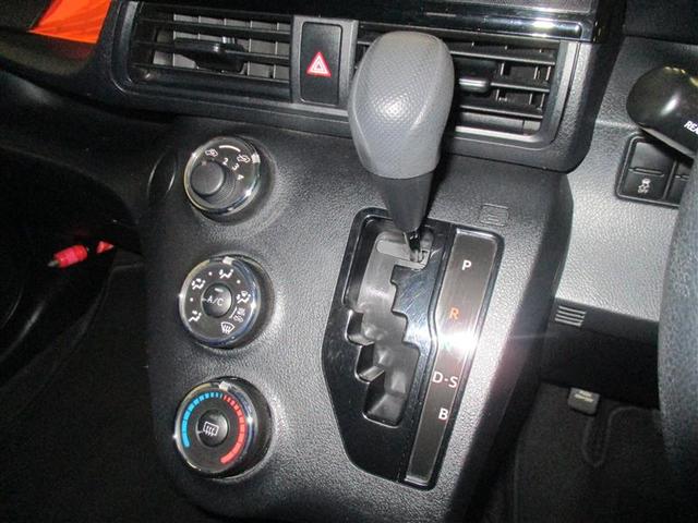 シエンタ Ｘ　４ＷＤ　メモリーナビ　ＤＶＤ再生　ミュージックプレイヤー接続可　バックカメラ　衝突被害軽減システム　ＥＴＣ　電動スライドドア　ウオークスルー　乗車定員６人　３列シート（17枚目）