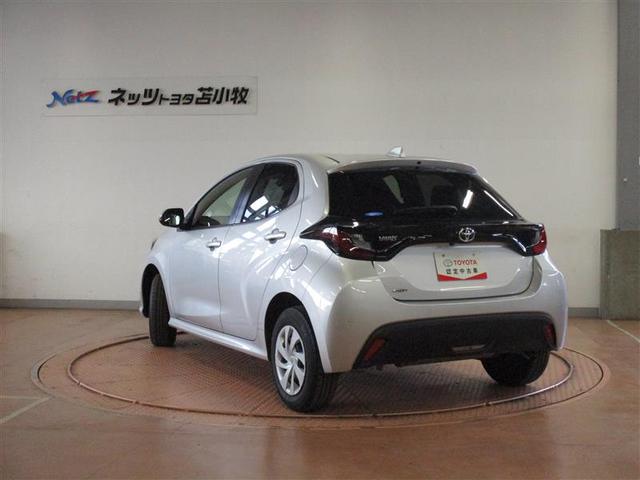 ヤリス X 4WD メモリーナビ ミュージックプレイヤー接続可 バックカメラ 衝突被害軽減システム ETC(3枚目)