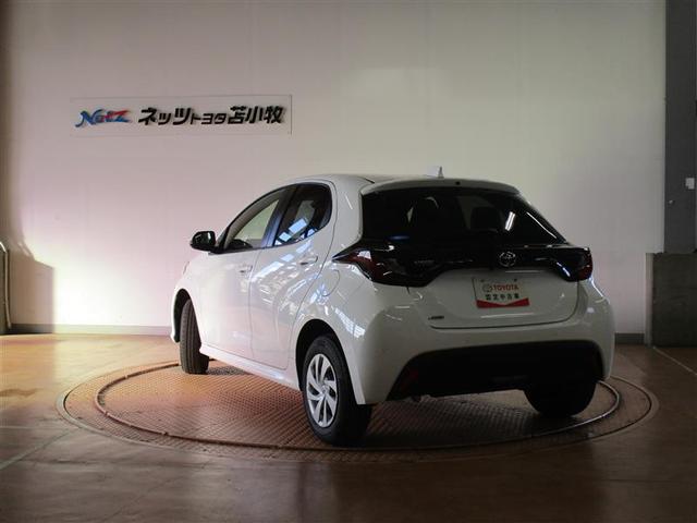 ヤリス X 4WD メモリーナビ ミュージックプレイヤー接続可 バックカメラ 衝突被害軽減システム ETC(3枚目)