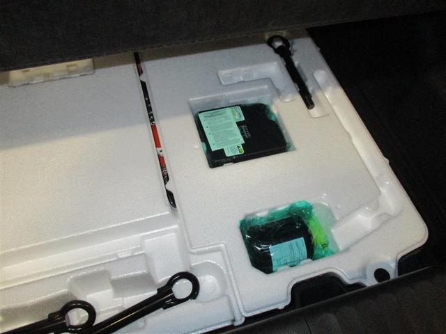 プリウス Z 4WD フルセグ ミュージックプレイヤー接続可 バックカメラ 衝突被害軽減システム ETC ドラレコ LEDヘッドランプ ワンオーナー(11枚目)