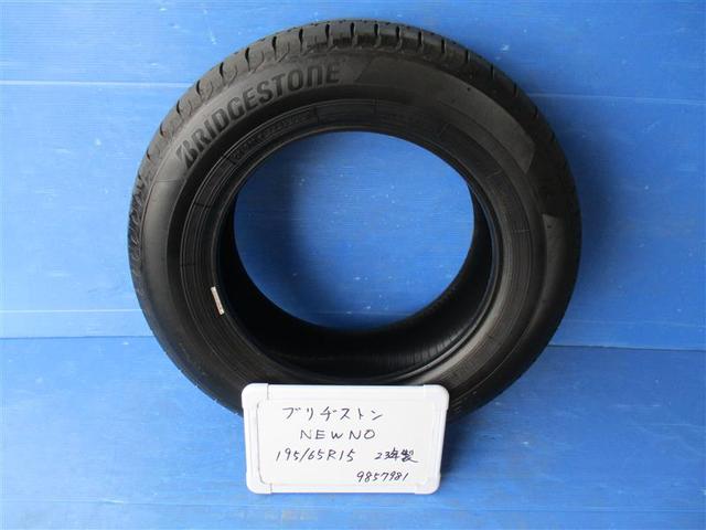 プリウス S 4WD メモリーナビ ミュージックプレイヤー接続可 バックカメラ 衝突被害軽減システム ETC LEDヘッドランプ(22枚目)