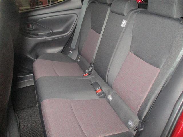 ヤリス Ｇ　４ＷＤ　フルセグ　ミュージックプレイヤー接続可　バックカメラ　衝突被害軽減システム　ワンオーナー（8枚目）