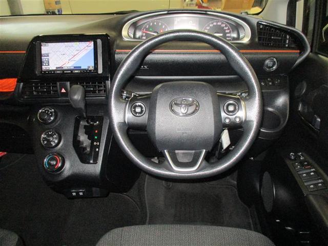 シエンタ Ｘ　４ＷＤ　メモリーナビ　ＤＶＤ再生　バックカメラ　衝突被害軽減システム　ＥＴＣ　電動スライドドア　ウオークスルー　乗車定員６人　３列シート（5枚目）