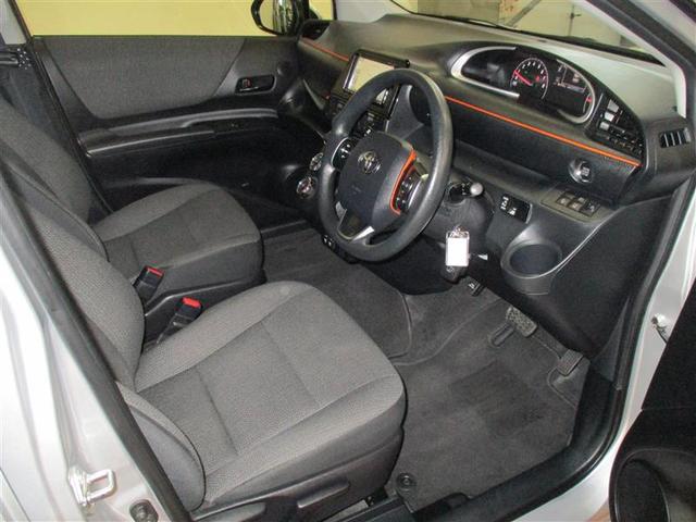 シエンタ Ｘ　４ＷＤ　メモリーナビ　ＤＶＤ再生　バックカメラ　衝突被害軽減システム　ＥＴＣ　電動スライドドア　ウオークスルー　乗車定員６人　３列シート（6枚目）