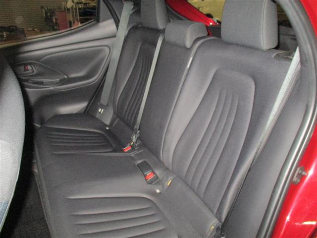 ヤリス Ｘ　ミュージックプレイヤー接続可　バックカメラ　衝突被害軽減システム　ＥＴＣ　ワンオーナー　フルエアロ（8枚目）