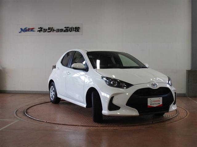 ヤリス Ｘ　４ＷＤ　メモリーナビ　ミュージックプレイヤー接続可　バックカメラ　衝突被害軽減システム　ＥＴＣ　記録簿（2枚目）