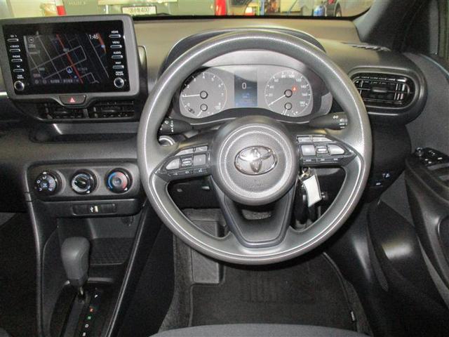 ヤリス Ｘ　４ＷＤ　メモリーナビ　ミュージックプレイヤー接続可　バックカメラ　衝突被害軽減システム　ＥＴＣ　記録簿（5枚目）