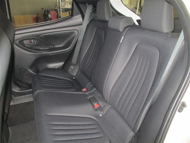 ヤリス Ｘ　４ＷＤ　メモリーナビ　ミュージックプレイヤー接続可　バックカメラ　衝突被害軽減システム　ＥＴＣ　記録簿（8枚目）