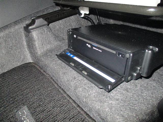 ヤリス G DVD再生 ミュージックプレイヤー接続可 バックカメラ 衝突被害軽減システム ETC ワンオーナー(18枚目)