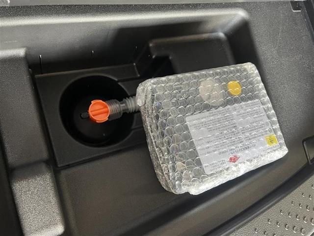 シエンタ Ｇ　フルセグ　メモリーナビ　ミュージックプレイヤー接続可　バックカメラ　衝突被害軽減システム　両側電動スライド　ＬＥＤヘッドランプ　ウオークスルー　乗車定員７人　３列シート　ワンオーナー（12枚目）