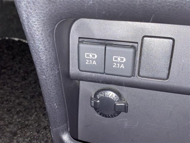 ヴォクシー ＺＳ　煌ＩＩＩ　４ＷＤ　フルセグ　メモリーナビ　ＤＶＤ再生　ミュージックプレイヤー接続可　バックカメラ　衝突被害軽減システム　ＥＴＣ　両側電動スライド　ＬＥＤヘッドランプ　ウオークスルー　乗車定員７人　３列シート（12枚目）