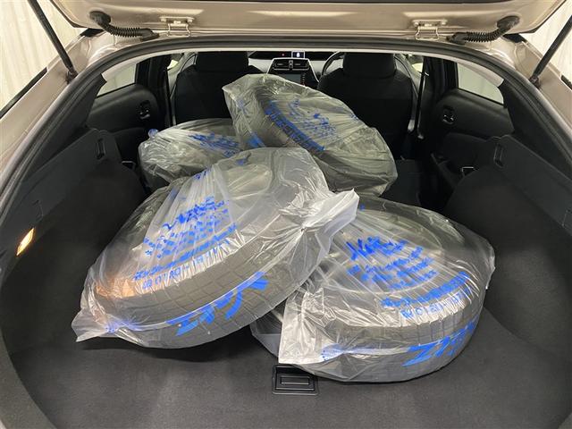 プリウス Ｓセーフティプラス　４ＷＤ　ワンセグ　メモリーナビ　ミュージックプレイヤー接続可　バックカメラ　衝突被害軽減システム　ＥＴＣ　ＬＥＤヘッドランプ（31枚目）
