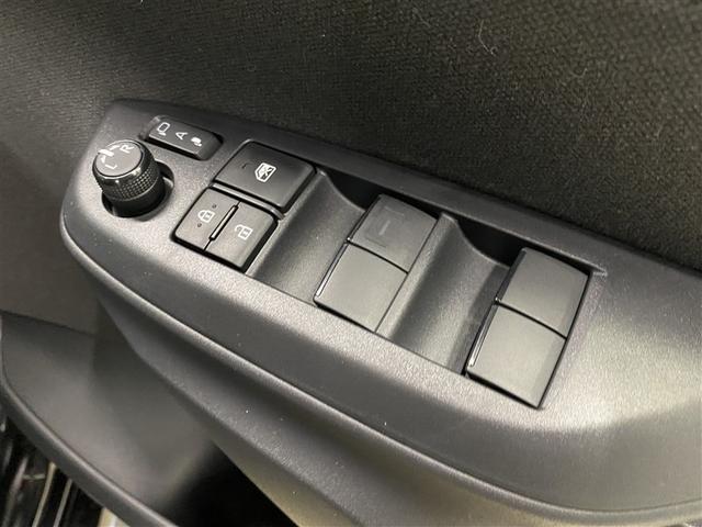 ヤリス Ｘ　４ＷＤ　フルセグ　メモリーナビ　バックカメラ　衝突被害軽減システム（13枚目）