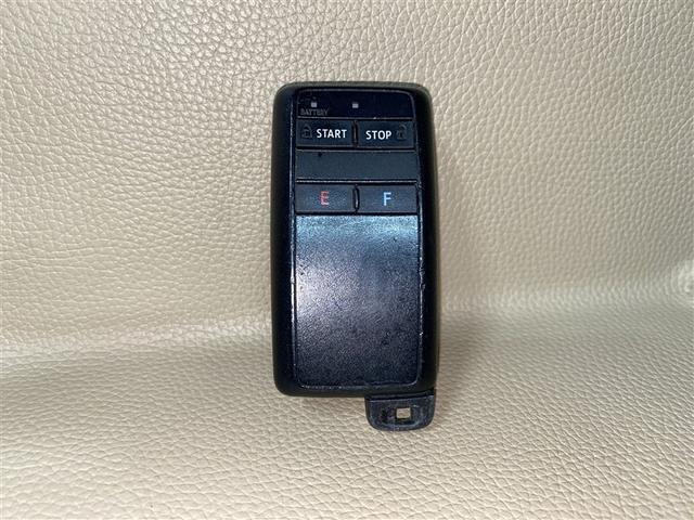 カローラスポーツ G Z 4WD フルセグ メモリーナビ DVD再生 ミュージックプレイヤー接続可 バックカメラ 衝突被害軽減システム ドラレコ LEDヘッドランプ フルエアロ アイドリングストップ(17枚目)