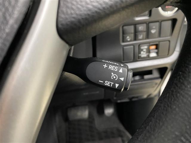 ノア Ｘ　４ＷＤ　フルセグ　メモリーナビ　ＤＶＤ再生　ミュージックプレイヤー接続可　後席モニター　バックカメラ　衝突被害軽減システム　電動スライドドア　ＬＥＤヘッドランプ　ウオークスルー　乗車定員７人（10枚目）