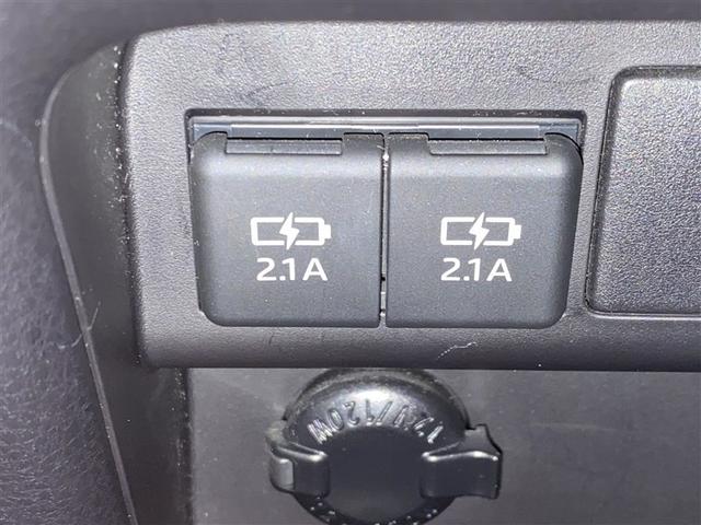 ノア Ｘ　４ＷＤ　フルセグ　メモリーナビ　ＤＶＤ再生　ミュージックプレイヤー接続可　後席モニター　バックカメラ　衝突被害軽減システム　電動スライドドア　ＬＥＤヘッドランプ　ウオークスルー　乗車定員７人（14枚目）